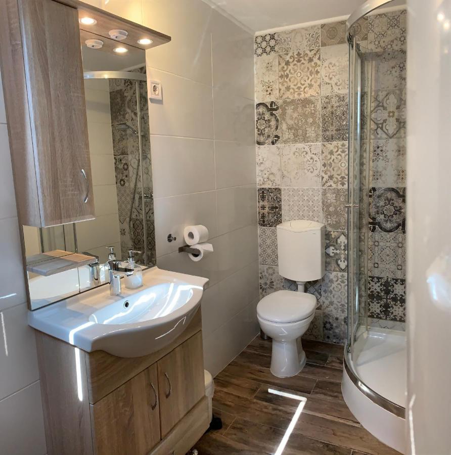 VATUS Apartmanház Vác Exterior foto