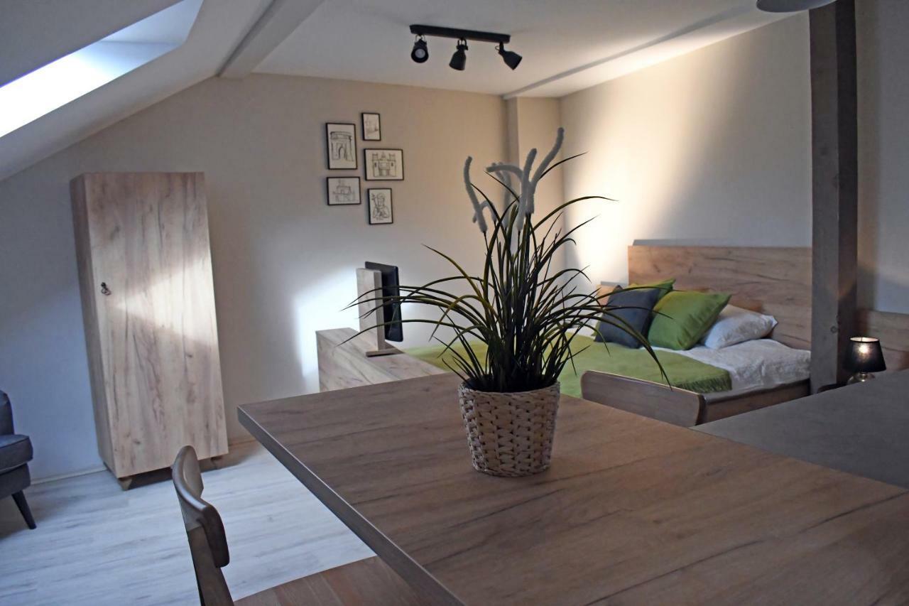 VATUS Apartmanház Vác Exterior foto